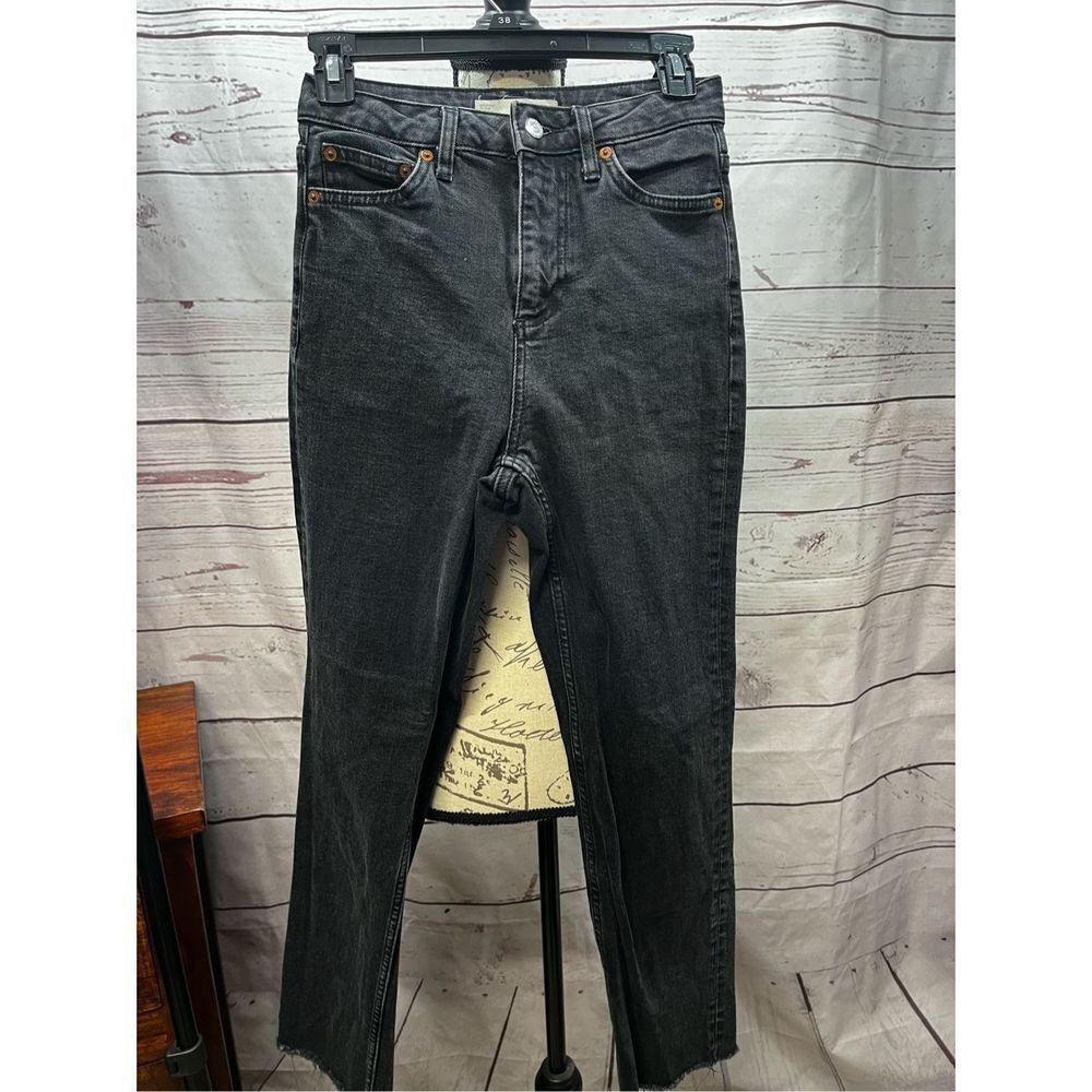 TOPSHOP MOTO Black Wash High Rise‎ Raw Hem Straight Leg Jeans W26 L32